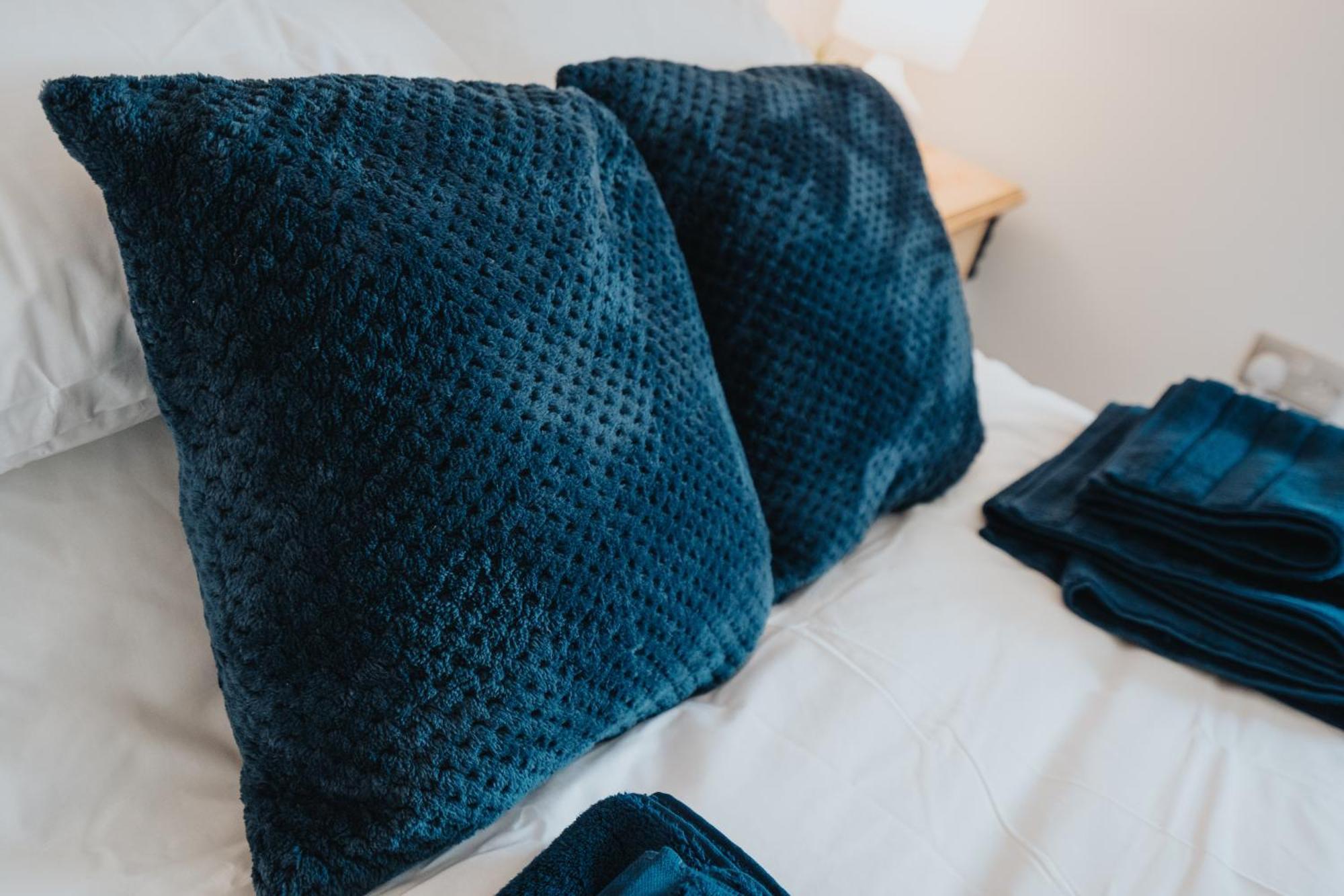 Shawe House - 10 Minute Mcr Airport - Free Parking Villa Wythenshawe Værelse billede