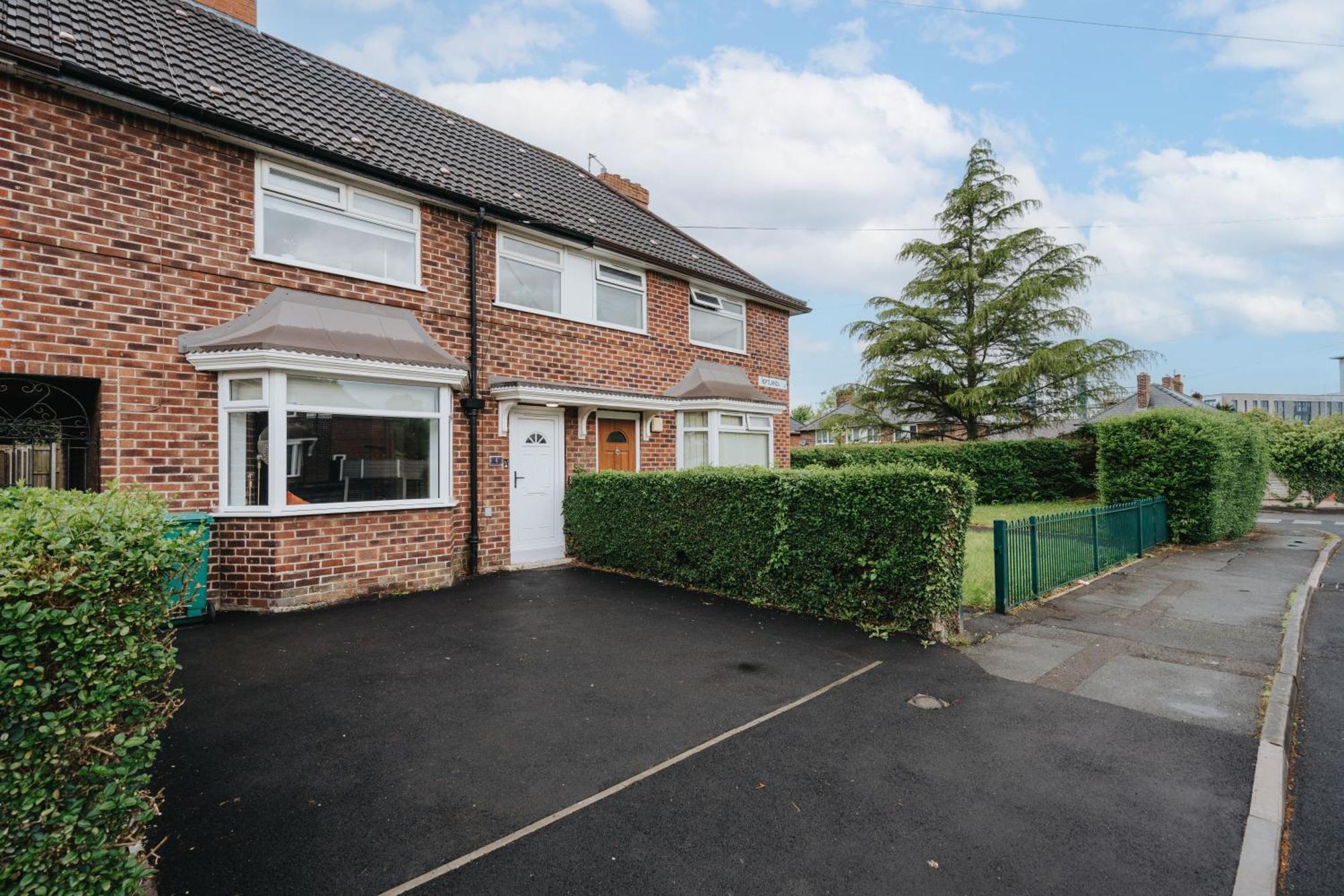 Shawe House - 10 Minute Mcr Airport - Free Parking Villa Wythenshawe Værelse billede