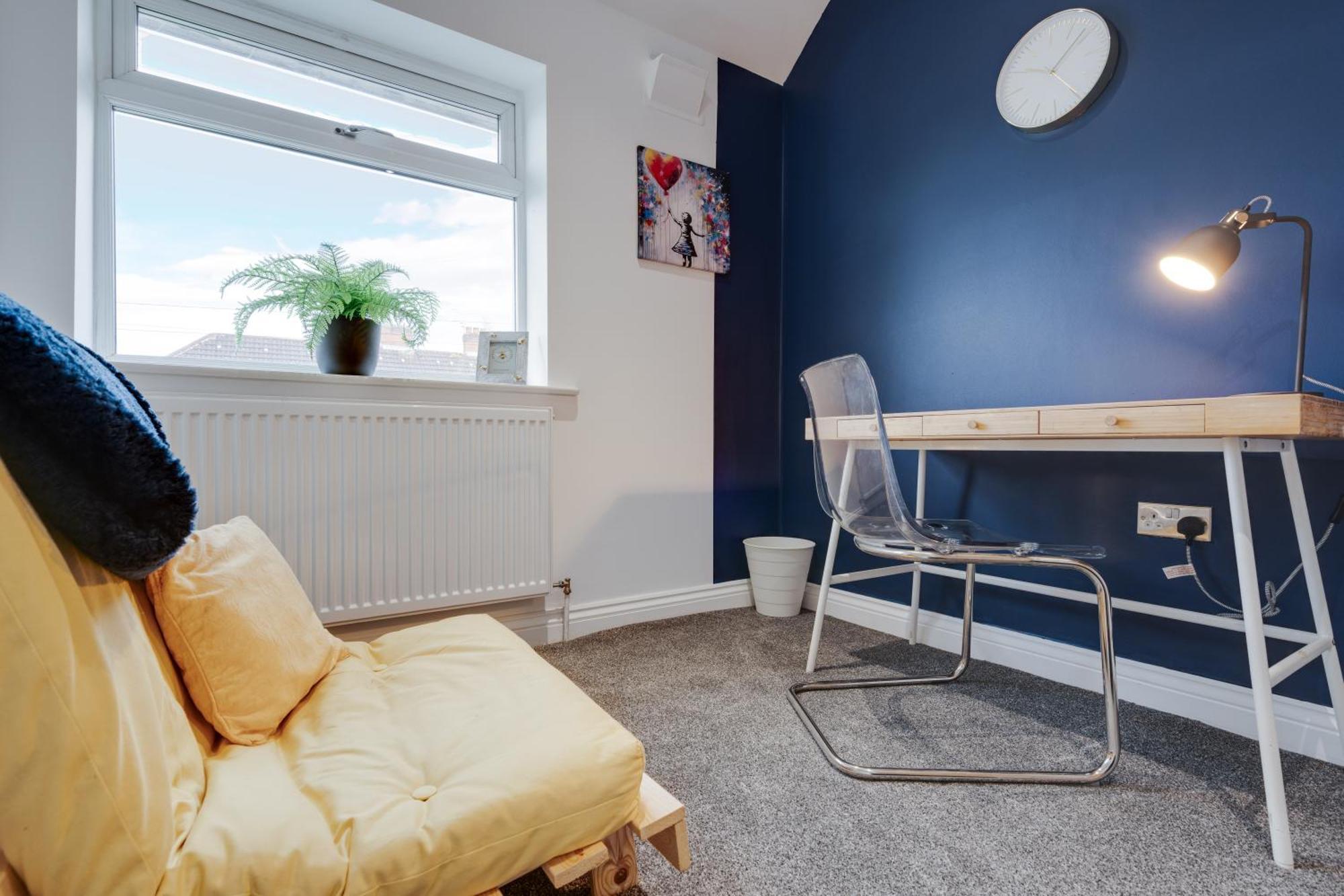Shawe House - 10 Minute Mcr Airport - Free Parking Villa Wythenshawe Værelse billede