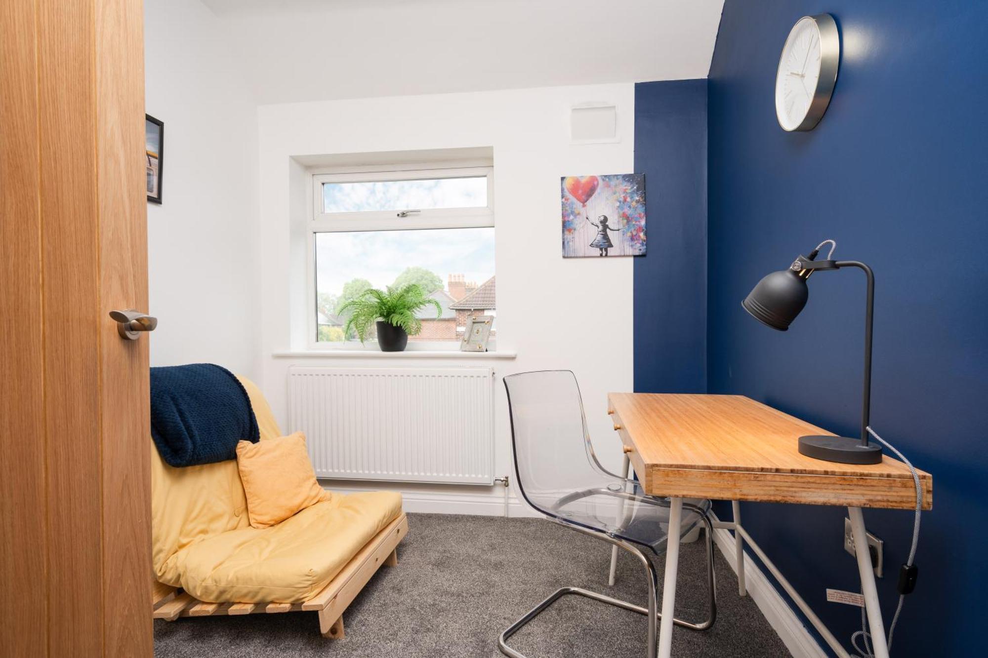 Shawe House - 10 Minute Mcr Airport - Free Parking Villa Wythenshawe Værelse billede